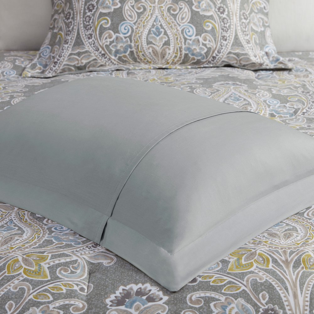 Set of Six Gray And Ivory Damask Full Ring Stitch Sham And Comforter