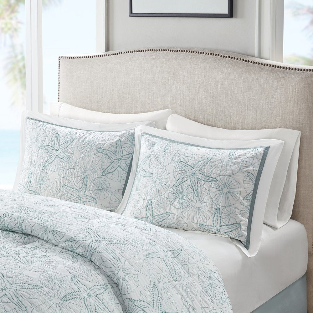 Set of Four White And Aqua King Ring Stitch Sham And Comforter