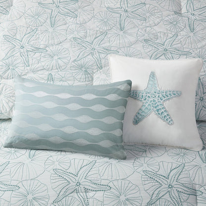 Set of Four White And Aqua Full Ring Stitch Sham And Comforter