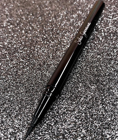 So Edgy Deep Black eyeliner