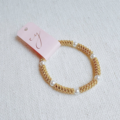 Chris Pearl Stretch Bracelet