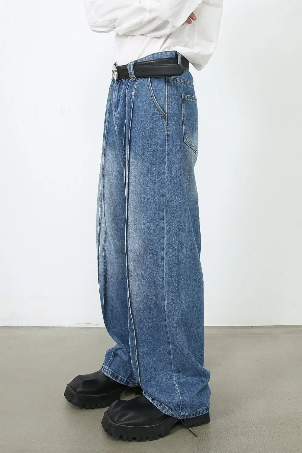 a52b25ba-1005-4831-b033-61e1335d0462-Max