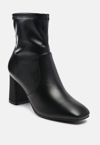 Daffofil Block Heeled Ankle Boots
