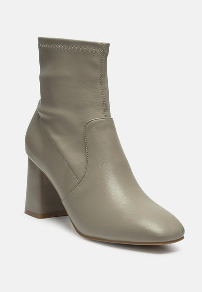 Daffofil Block Heeled Ankle Boots
