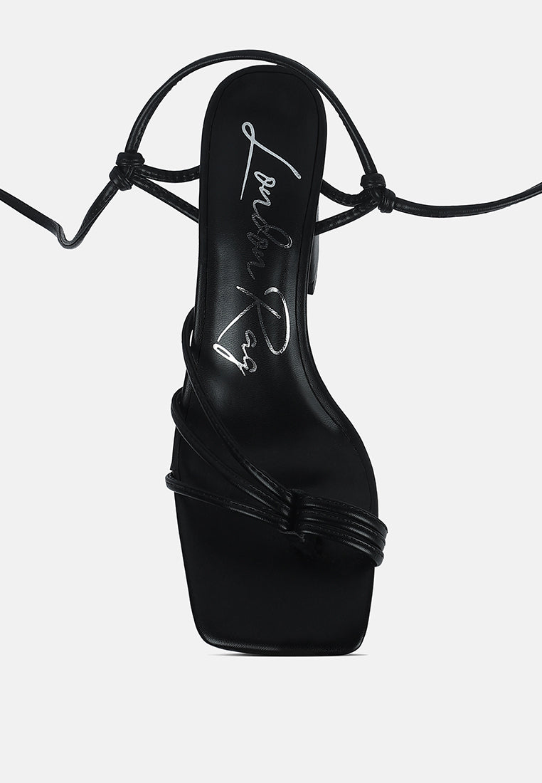 Piri Toe Ring Tie Up Block Sandals