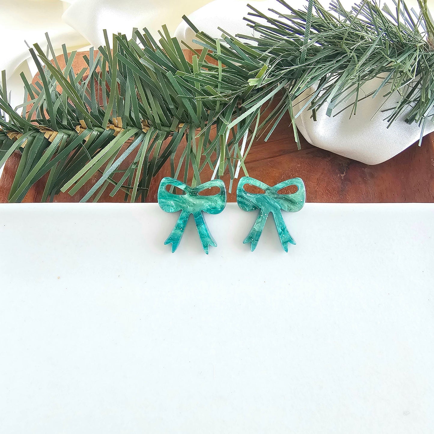 Bow Studs - Green Shimmer