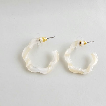 Posey Mini Hoops - Ivory